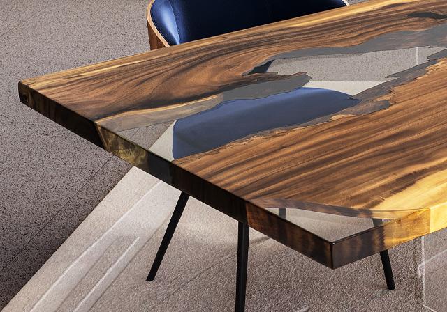 Table UNIQUE en bois massif Mobilier de France